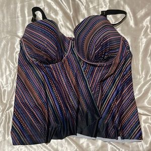 Swimsuit top, size 24
